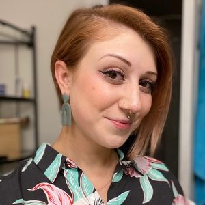 Meet your Posher, Elise